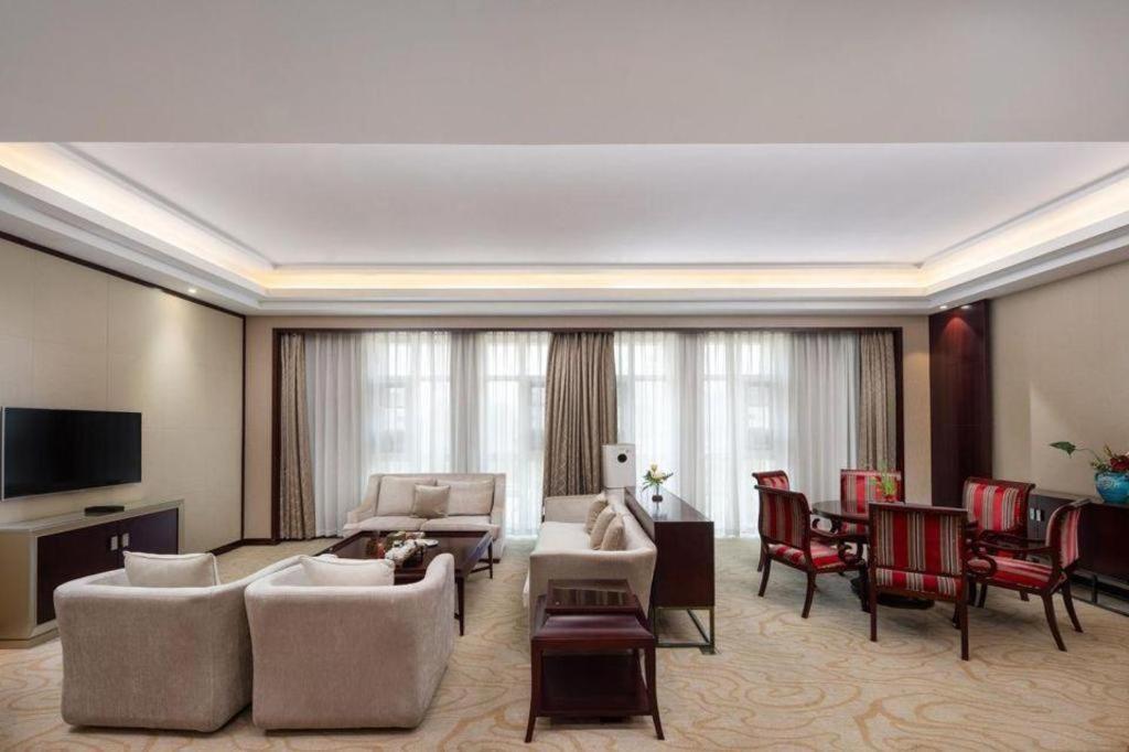 หลินยี่ บลู ฮอไรซัน อินเตอร์เนชั่นแนล โฮเต็ล ยี่เหอ Hotel หลินอี๋ ภายนอก รูปภาพ